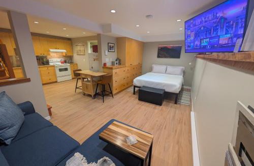 Rossland Apartment | Fresh Studio Apartment in Central Rossland