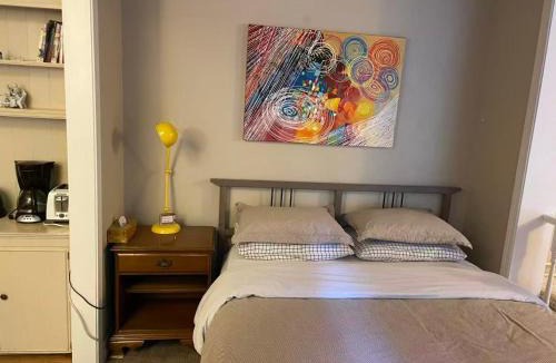 Edgemont Apartment | Suit near Grousmountain