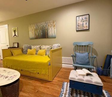 Regional District of Nanaimo House | A Room of One's Own-A perfect getaway by the sea in North Nanaimo