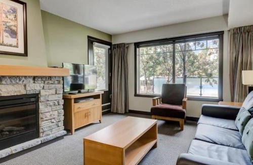 Copperstone Resort House | Comfy 2BR Minutes from Downtown with Hot Tub