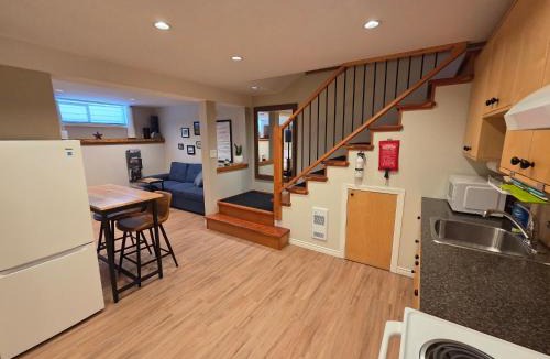 Rossland Apartment | Fresh Studio Apartment in Central Rossland