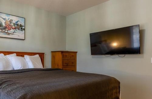 East Kootenay Ski Chalet | Moose Lodge by Fernie Central Reservations