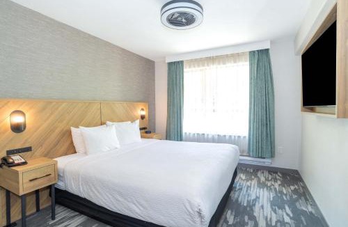 Guildford Hotel | Sandman Signature Surrey-Guildford Suites