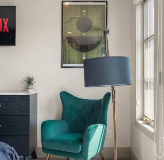 Kensington House | *Incredible Location* |Two King Beds| Free Parking