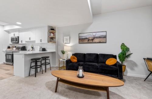 Southeast Calgary House | Dont Overpay-2Bd 1 Bath -Calm Family Place