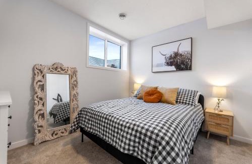 Southeast Calgary House | Dont Overpay-2Bd 1 Bath -Calm Family Place