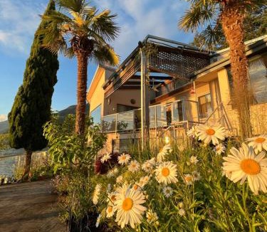 Vancouver Villa | Dream House -Water Lily