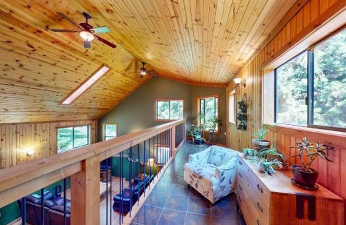 Christina Lake House | The Big Space on Chase