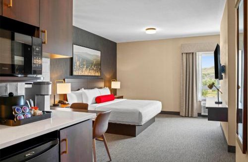 Drumheller Hotel | Ramada by Wyndham Drumheller Hotel & Suites
