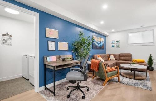 Silverado House | Meadowstone Suite 3BD 3 TVs Near Spruce Meadows