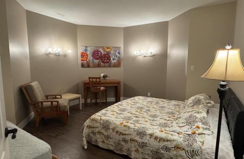 Southwest Mission House | Relaxing Lakeview 2 bedroom entire suite