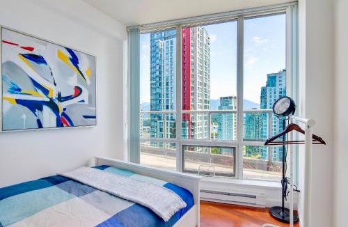 Coal Harbour Apartment | Luxury 2BR Designer Apartment In The Heart Of Downtown!