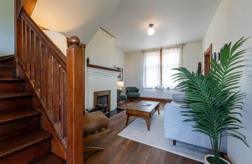 Golden Ski Chalet | Edelweiss Village & Resort – Chalet Edward & Walter Feuz