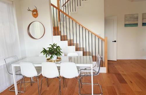 Hastings Villa | Roger & May's Cabin
