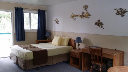 Radium Hot Springs Apartment | AppleTree Inn