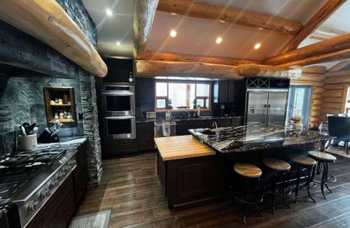 Valemount Villa | Southview Lodge