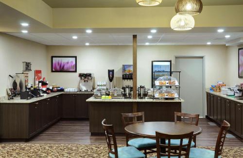 County of Vermilion River Hotel | Pomeroy Inn and Suites Vermilion