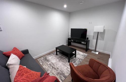 Northwest Calgary House | Cozy home away from home