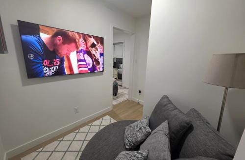 West Edmonton Apartment | Modern 1BRM Private Suite - Free Parking- Near Henday - Pets Welcome