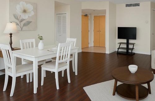 Coal Harbour Apartment | Luxury 3BR Apartment In The Heart Of Downtown - Gorgeous Views!