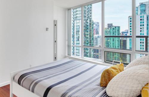 Coal Harbour Apartment | Luxury 2BR Designer Apartment In The Heart Of Downtown!