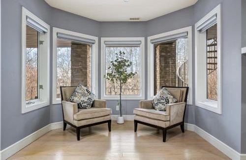 Southwest Calgary House | The Royal Ravine Luxury Retreat with Hot Tub & Sauna