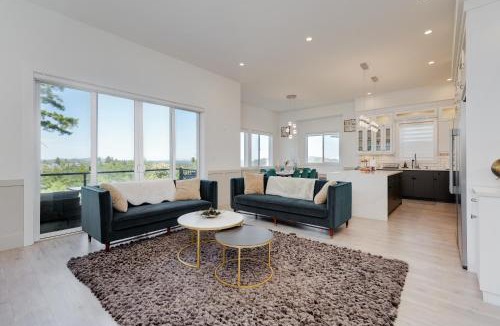 Langford House | Marvellous Home In Victoria, BC