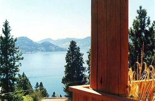 Central Okanagan House | PineWood Guesthouse