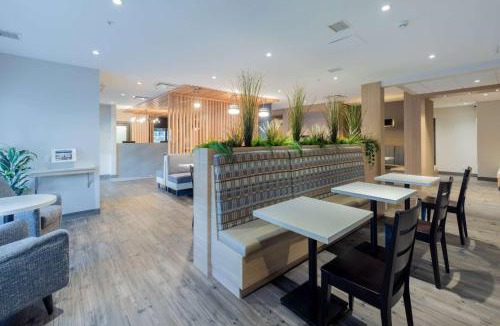 North Oyster Hotel | Microtel Inn & Suites by Wyndham Oyster Bay Ladysmith