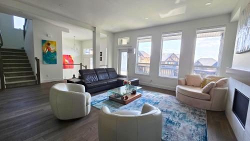 Burke Mountain House | Luxury Coquitlam Escape, Beautiful Zen Interiors, Near Transit