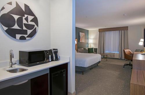 Kamloops Hotel | Holiday Inn Hotel and Suites-Kamloops by IHG
