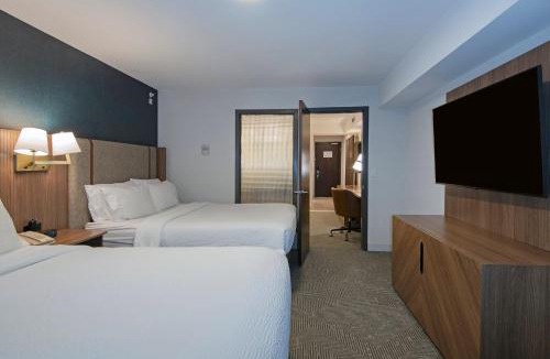 Kamloops Hotel | Holiday Inn Hotel and Suites-Kamloops by IHG