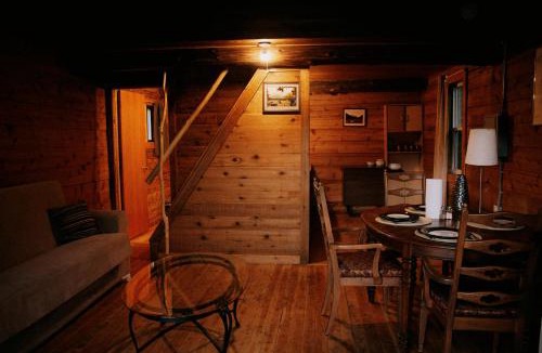 Columbia Valley Ski Chalet | Rustic Woodland Cabin at Beaverfoot