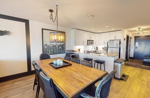Big White Ski Resort Apartment | Talons Reach at The Raven