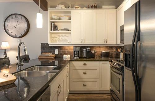 Regional District of Nanaimo House | Pacific Forest Beach House