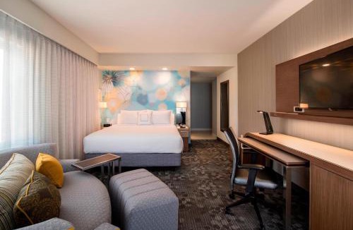 Seton Hotel | Courtyard by Marriott Calgary South
