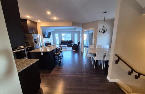 Griesbach House | Sean Comfy Home