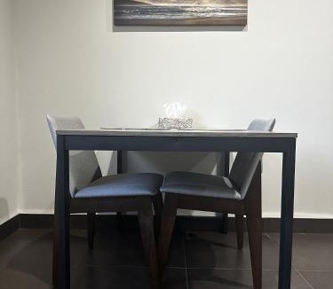 Vancouver South Apartment | Luxury Vancouver Suite Near Skytrain with Direct Access to YVR & Downtown