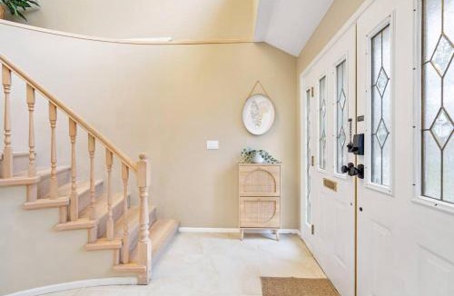 Marpole House | Spacious Family Retreat Central to YVR and Downtown