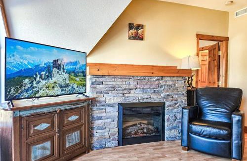 Invermere Apartment | Heron Point by StayIn