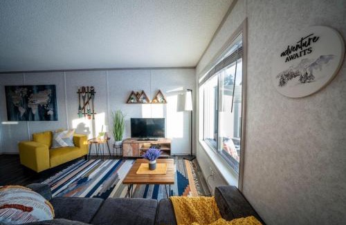 Invermere Apartment | 3 Bed Townhouse, Mountain Views, Large Deck, Air Con, Garage