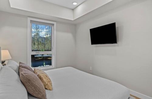 Copperstone Resort Apartment | 2 bedrooms-3 beds 2 baths - Rocky Mountain View Retreat - Heated Pool and Hot Tub