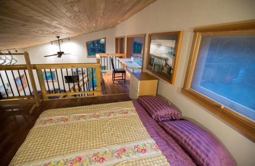 Juan de Fuca Electoral Area House | Jordan River Coastal Cottage