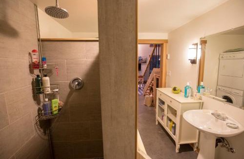 Juan de Fuca Electoral Area House | Jordan River Coastal Cottage