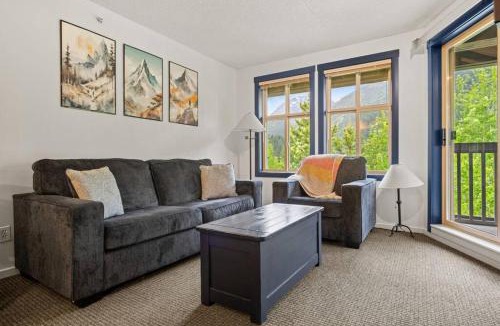 Panorama Apartment | Reach Your Peak, Ski In, Ski Out, Pool, Hot Tub
