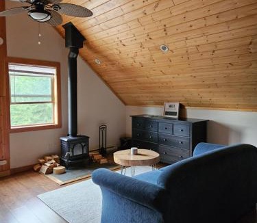 Golden Apartment | Carriage House - 2 suites- HIKE & REST - EV plug