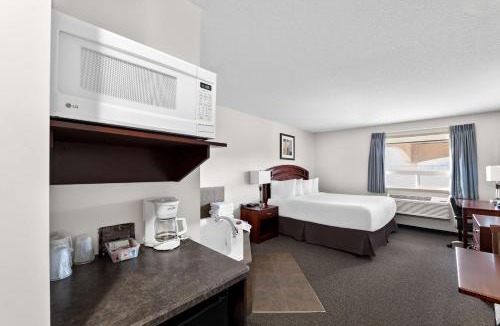 Hardisty Hotel | SureStay Plus Hotel by Best Western Hardisty