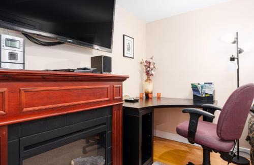 Horseshoe Bay Apartment | Ferry Walk House
