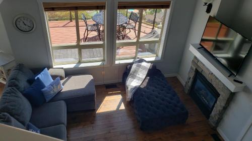 Central Okanagan House | La Casa Lakeside Resort - Amazing Panoramic View Lakeside House with Pools, Hot Tubs & More!