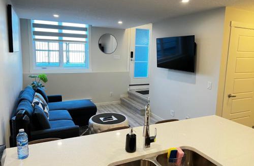 Keith Apartment | The Waterfront cozy 1 bd suite in Rockland Park, Tuscany NW
